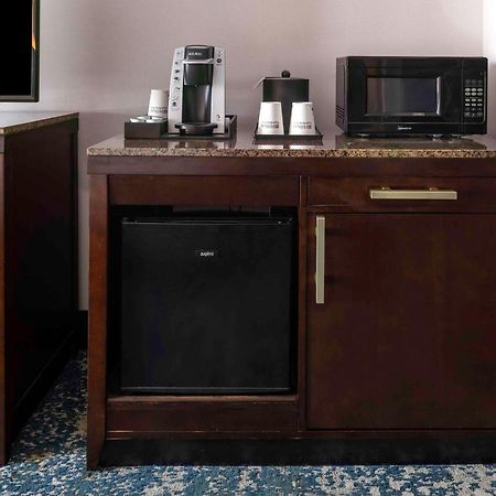 Hilton Garden Inn Bethesda Downtown Экстерьер фото