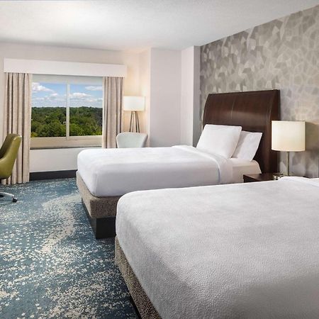 Hilton Garden Inn Bethesda Downtown Экстерьер фото