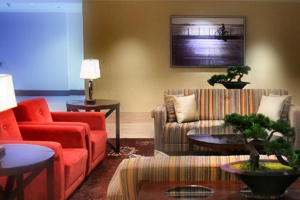 Hilton Garden Inn Bethesda Downtown Экстерьер фото