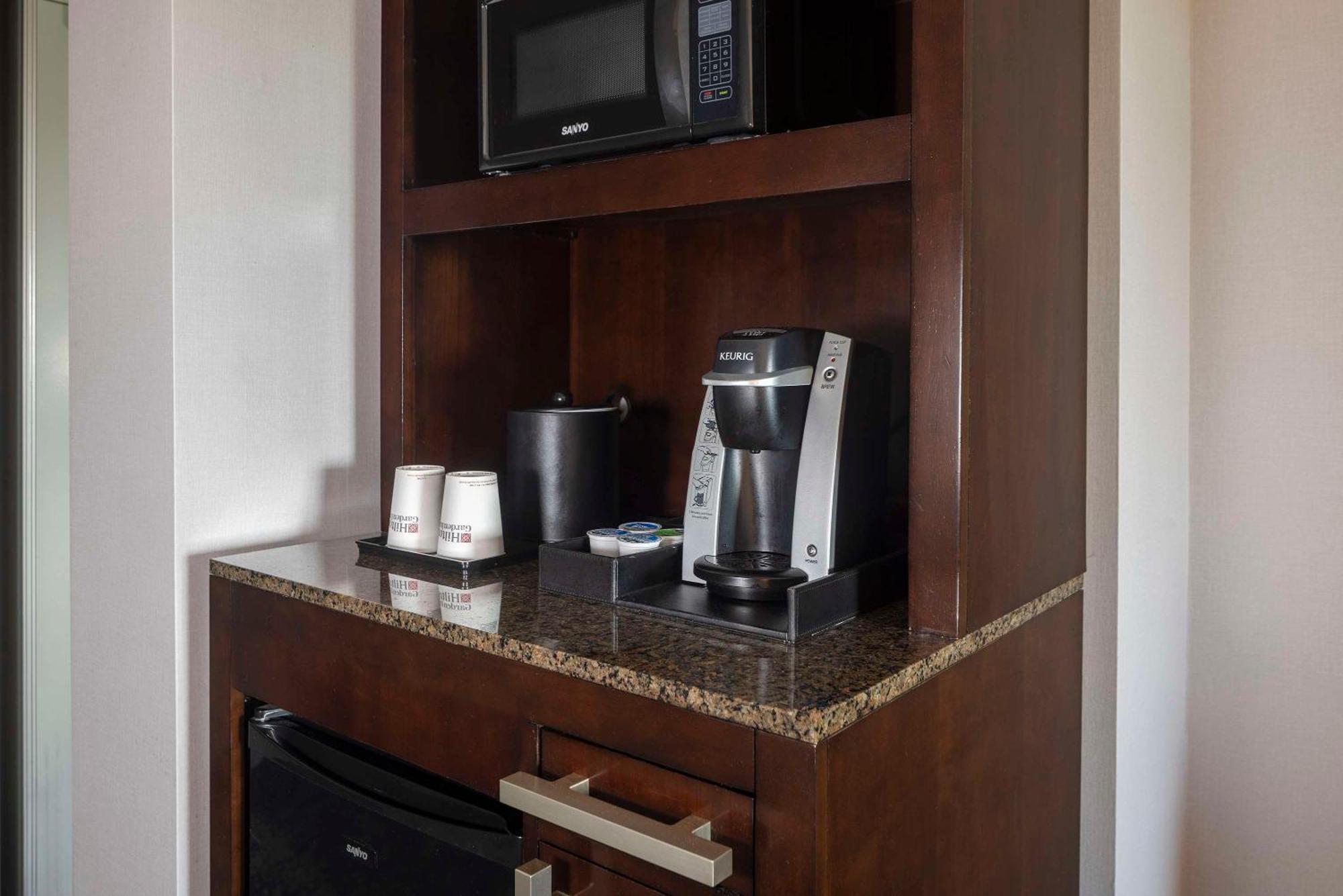 Hilton Garden Inn Bethesda Downtown Экстерьер фото