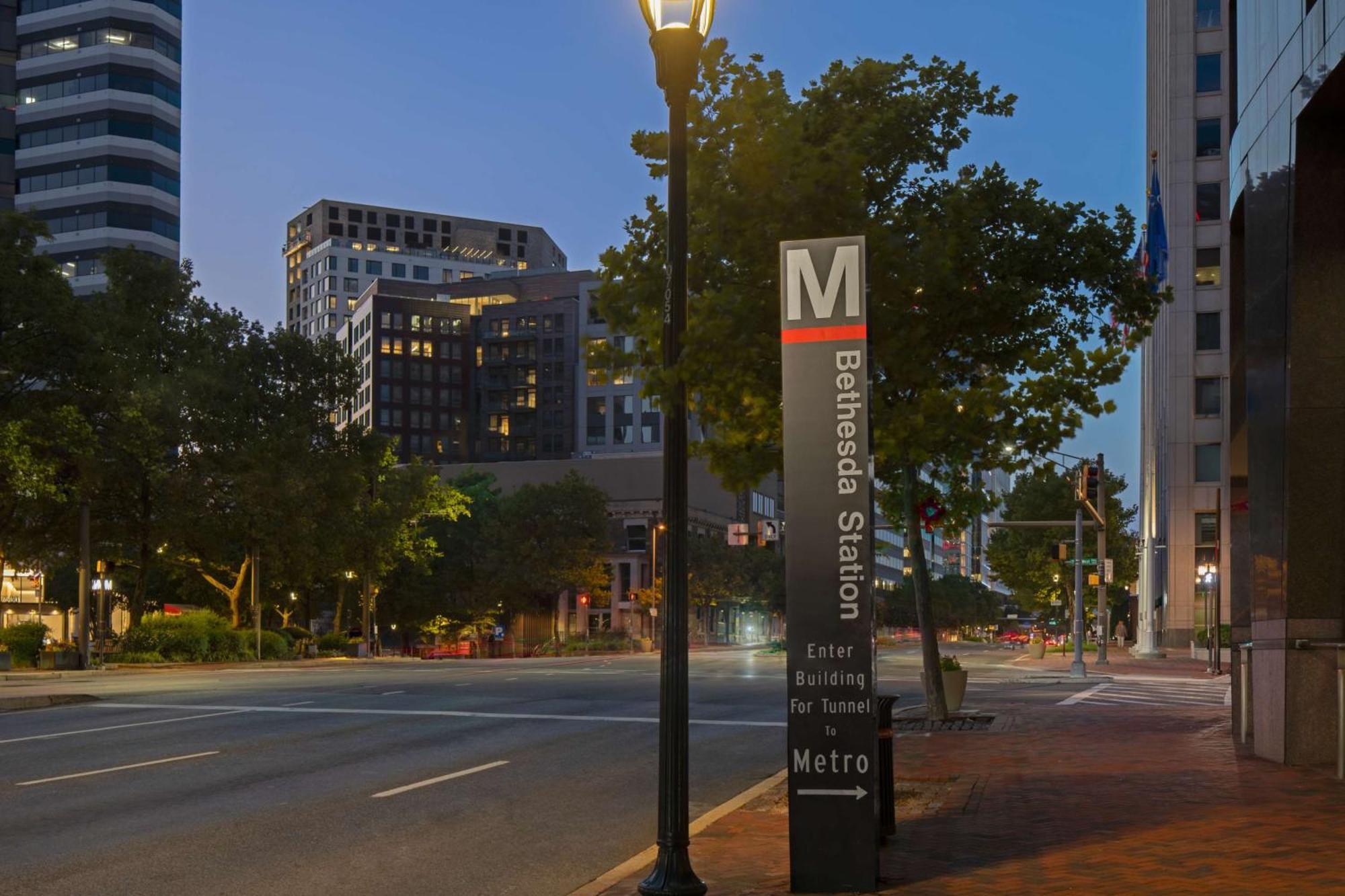 Hilton Garden Inn Bethesda Downtown Экстерьер фото