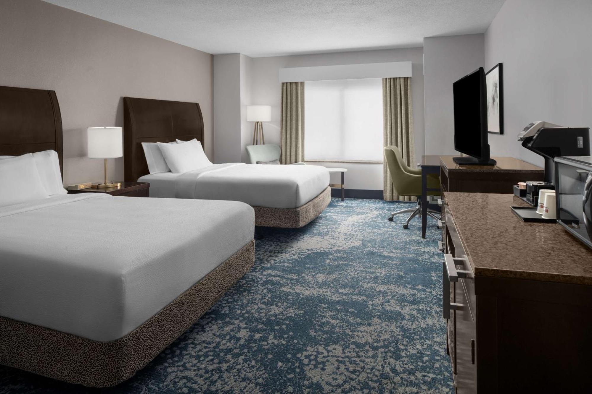 Hilton Garden Inn Bethesda Downtown Экстерьер фото