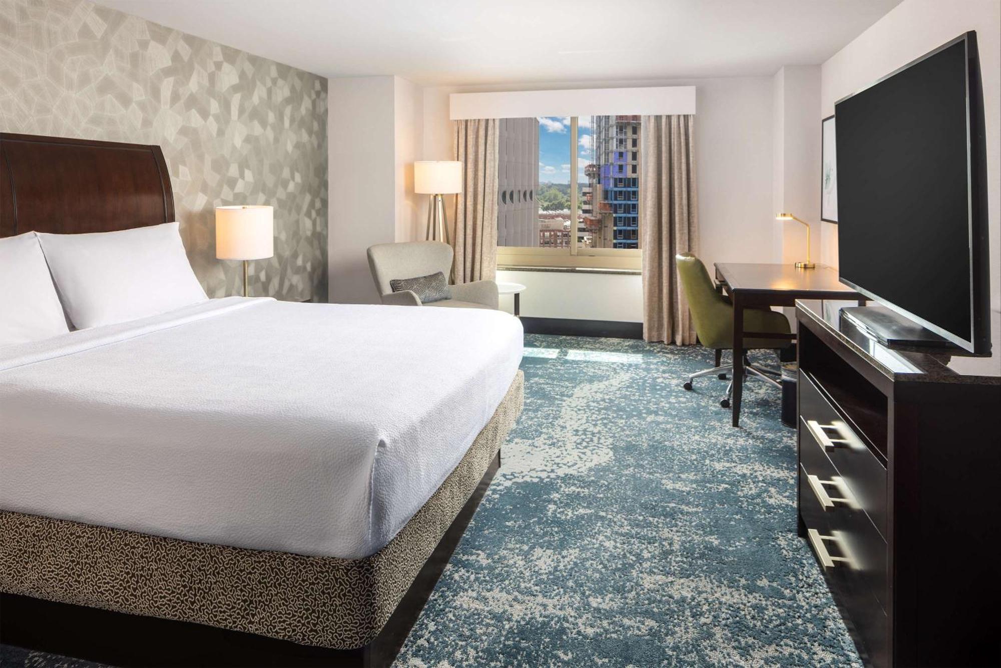 Hilton Garden Inn Bethesda Downtown Экстерьер фото