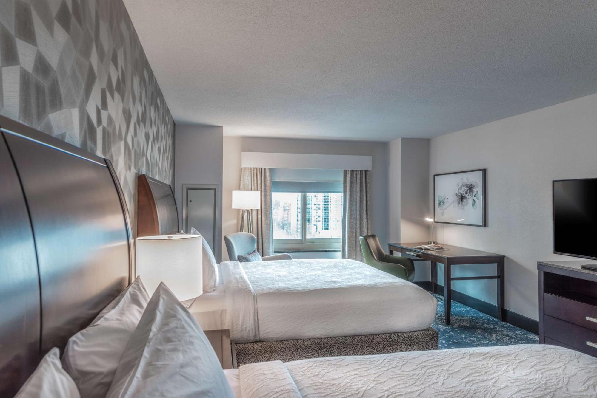 Hilton Garden Inn Bethesda Downtown Экстерьер фото