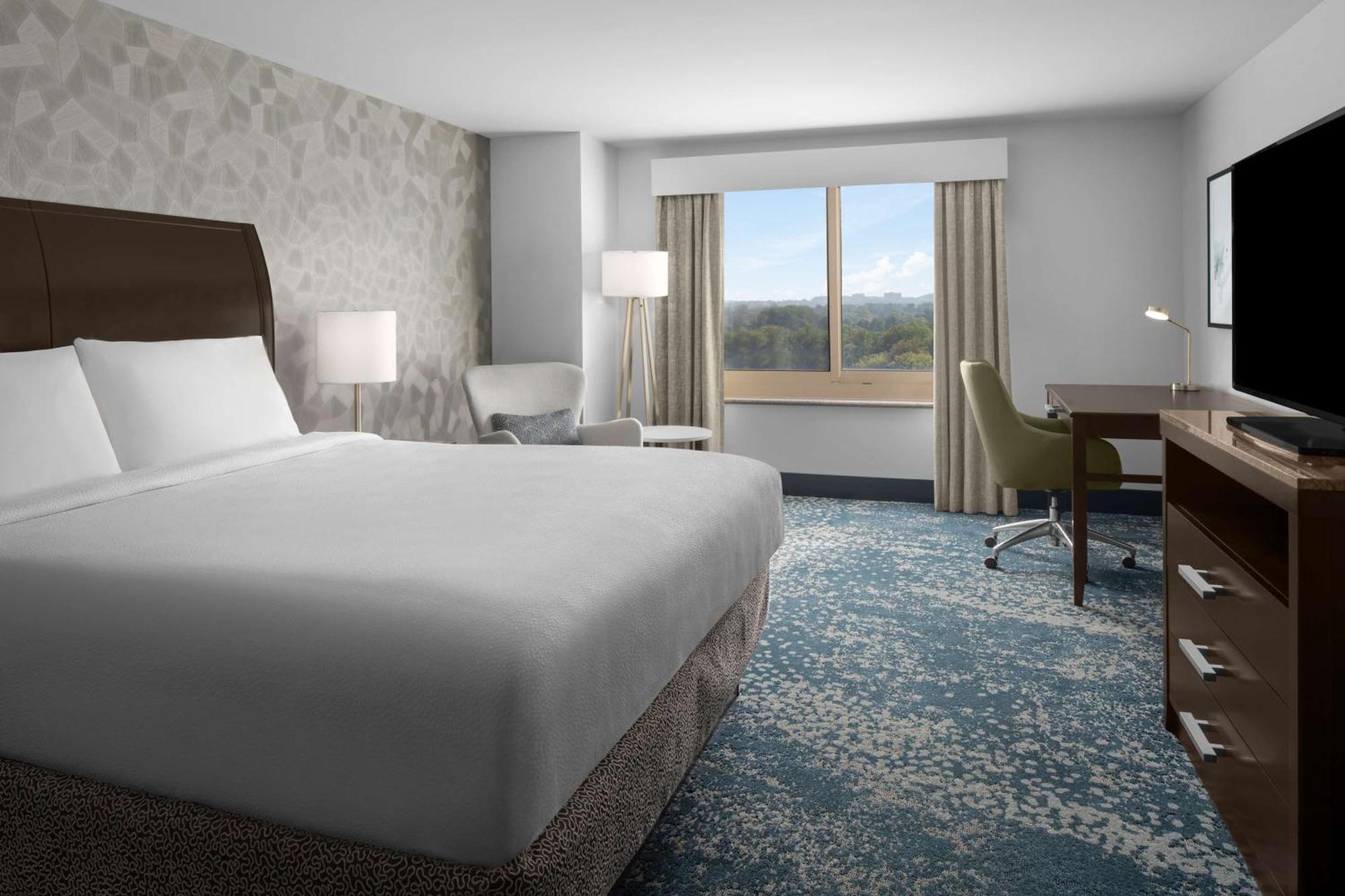 Hilton Garden Inn Bethesda Downtown Экстерьер фото