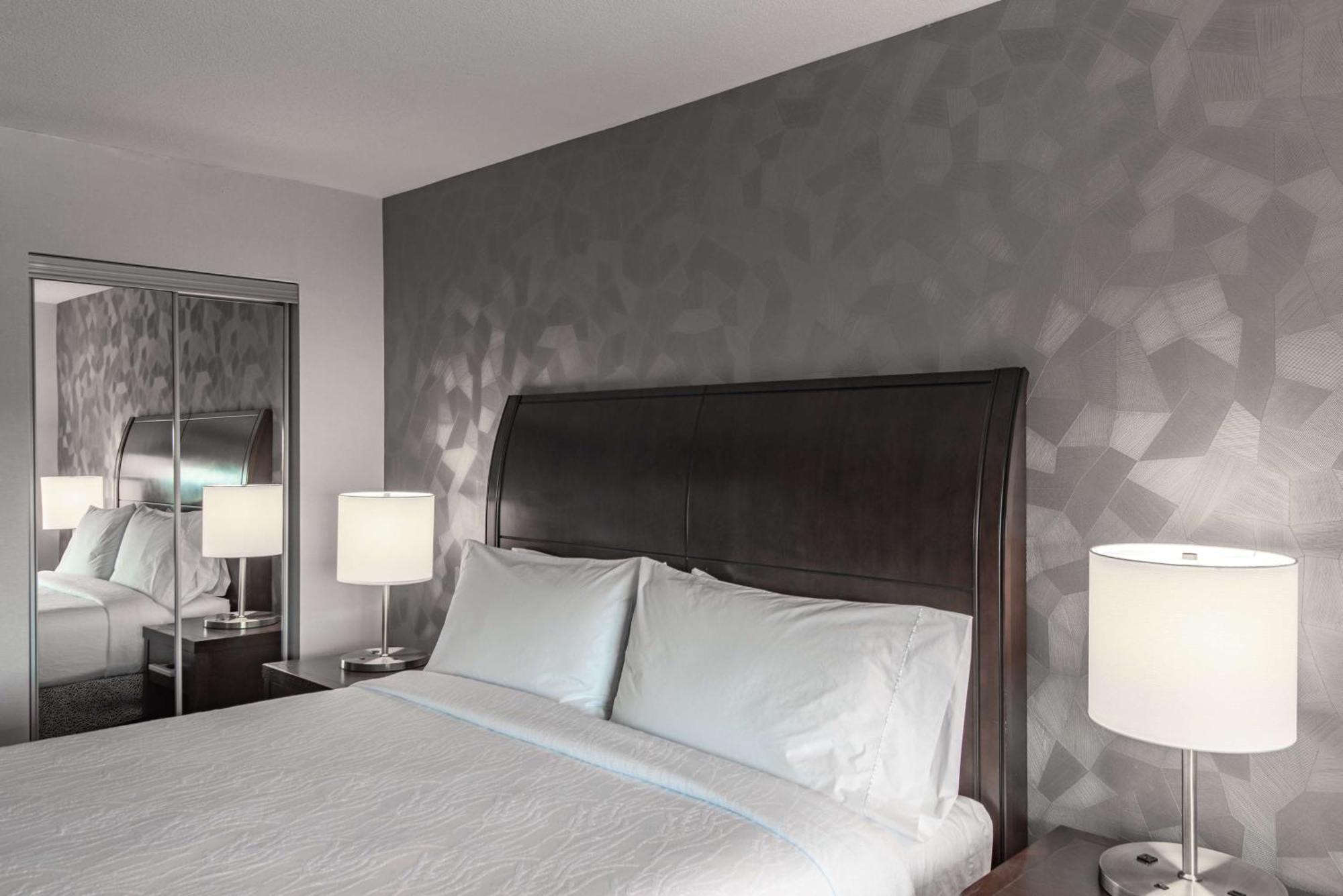 Hilton Garden Inn Bethesda Downtown Экстерьер фото