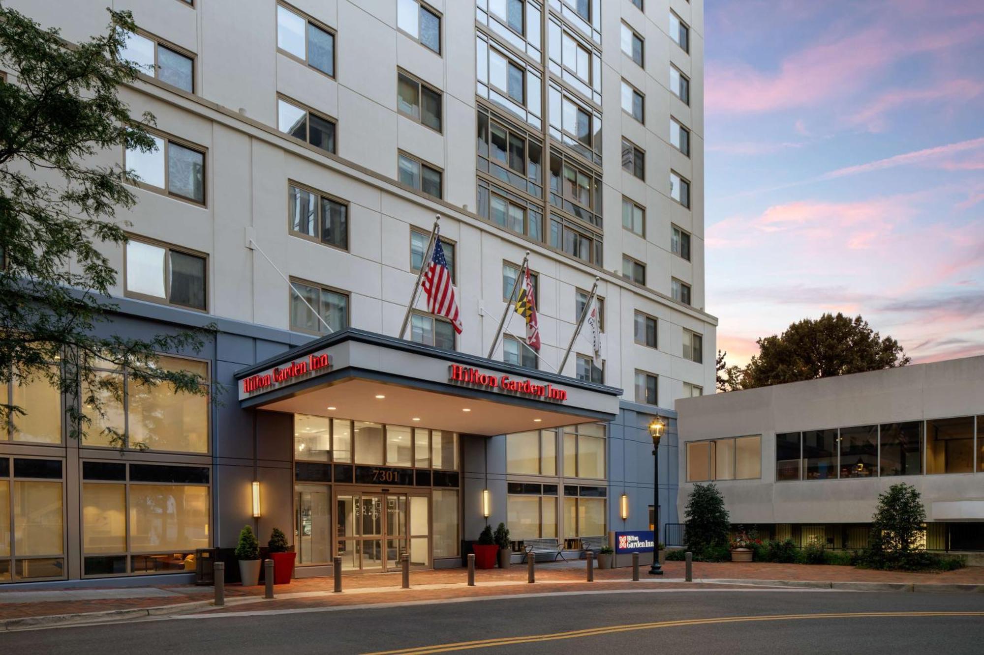 Hilton Garden Inn Bethesda Downtown Экстерьер фото